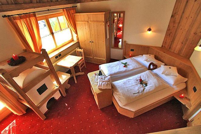 Hotel Garni San Nicolo Pozza di Fassa Exterior foto